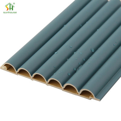 Harga yang bagus Panel Dinding WPC Komposit Plastik Kayu Timbul 3D Butir Kayu untuk Hiasan Dinding Toko Restoran on line