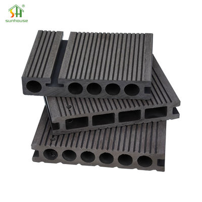 Harga yang bagus Modular 20mm WPC Deck Tile, WPC Interlocking Deck Flooring Untuk Dapur / BBQ Area on line