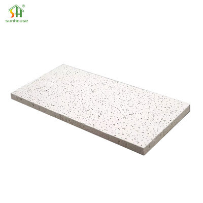 Harga yang bagus Peti langit-langit tahan kelembaban serat mineral tahan air Panel wol batu 600x600mmx20mm on line