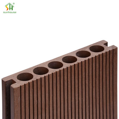 Harga yang bagus WPC Composite Deck Flooring UV Resistant Fade Proof WPC Floor Decking on line