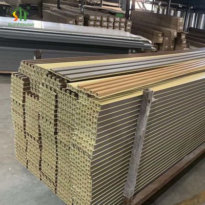 Harga yang bagus Panel Dinding WPC Komposit Plastik Kayu Daur Ulang Tahan Api untuk Desain Eksterior Bangunan Modern on line